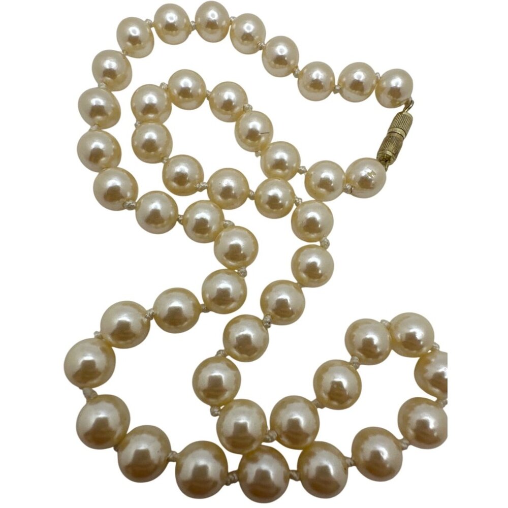 Timeless Retro Costume Pearl Necklace Collar Off White Acrylic Cottage Elegant